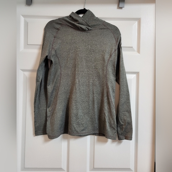 Layer 8 Womens Gray Long Sleeve Quick Dry Thermal Shirt With Thumbholes Size L - Picture 1 of 6